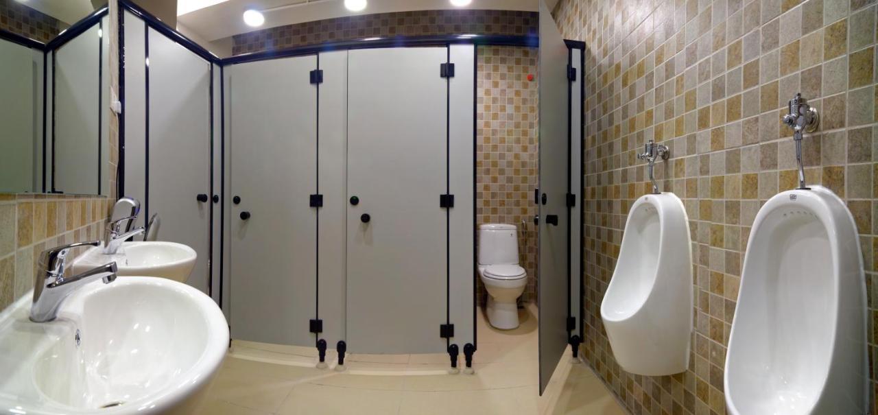 Bulatan Hostel Tanjong Aru Esterno foto