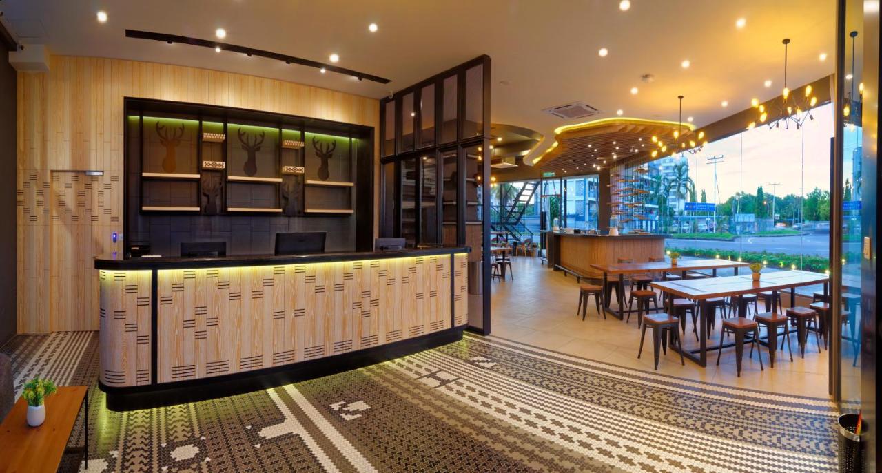Bulatan Hostel Tanjong Aru Esterno foto