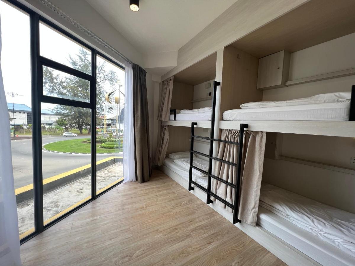 Bulatan Hostel Tanjong Aru Esterno foto