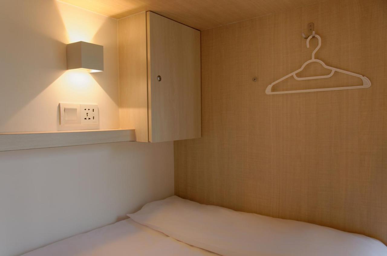 Bulatan Hostel Tanjong Aru Esterno foto